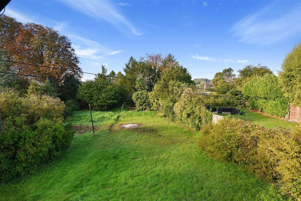 Plough Gardens, Broughton SO20 - Image 2