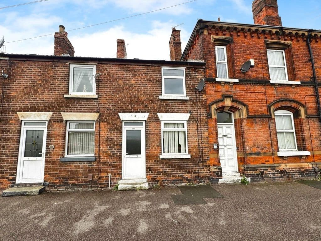 View property at Sheffield Road, Whittington Moor, Chesterfield S41