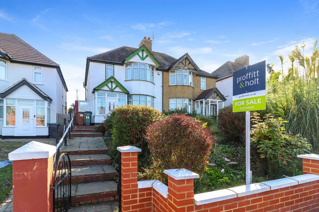 View property at Station Road, Kings Langley WD4