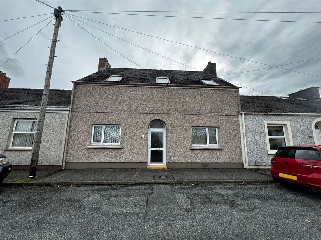 View property at Milton Terrace, Pembroke Dock, Pembrokeshire SA72