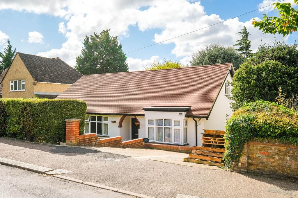 View property at Woodwaye, Watford WD19