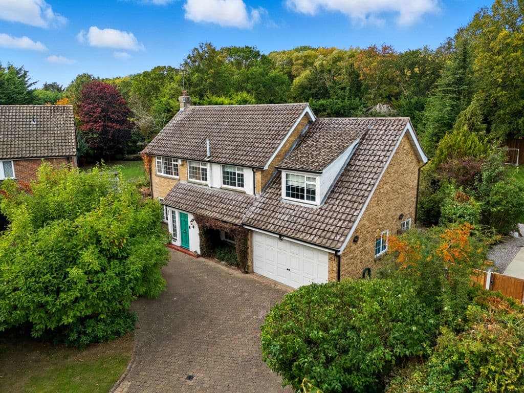Willow Green, Ingatestone CM4 - Image 1