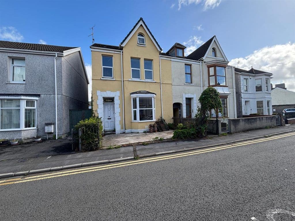 View property at Coldstream Street, Llanelli SA15