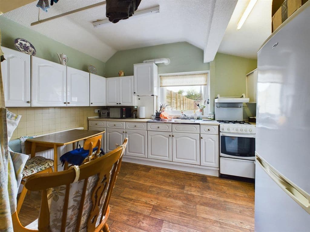 Alstred Street, Kidwelly SA17 - Image 2